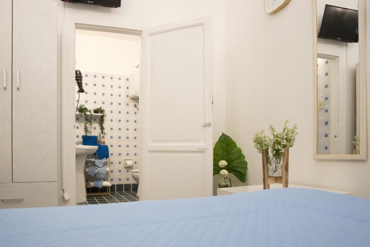 Voila Rooms Guest House Terrasini Kültér fotó