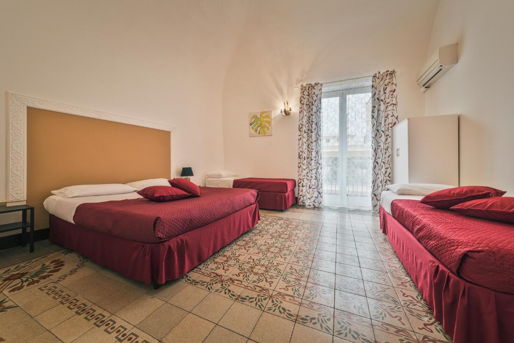 Voila Rooms Guest House Terrasini Kültér fotó