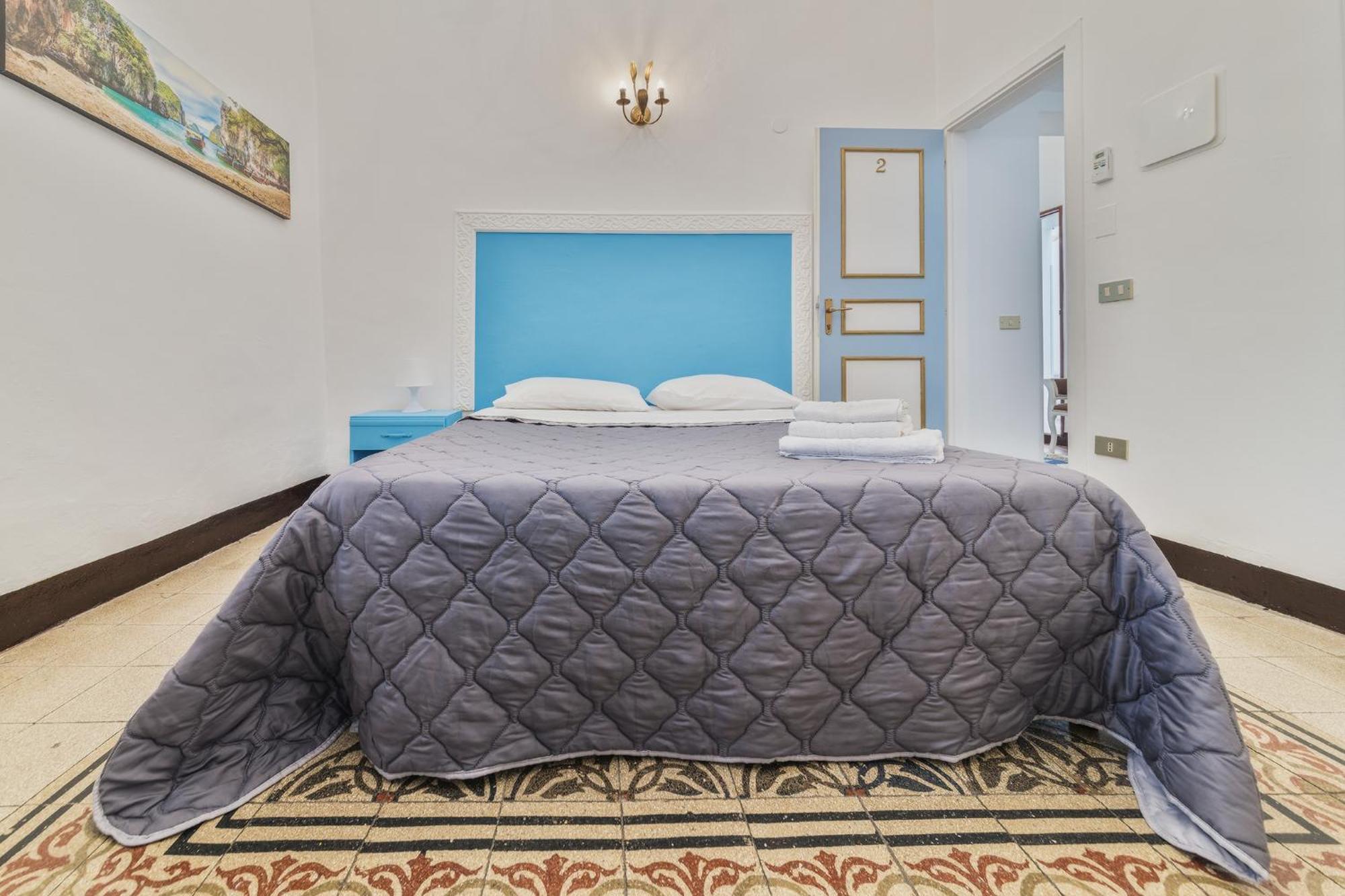Voila Rooms Guest House Terrasini Kültér fotó