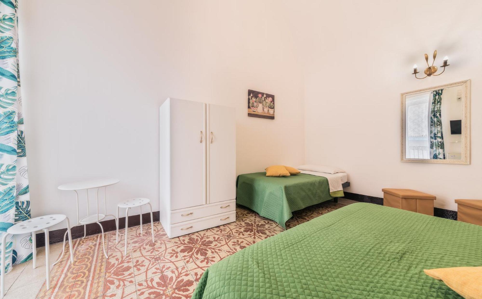 Voila Rooms Guest House Terrasini Kültér fotó